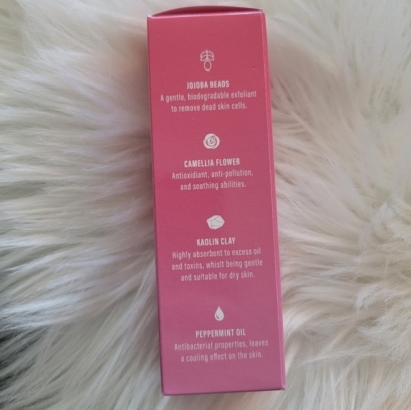 New Quick Fix N Chill Mask + Scrub - Picture 3 of 5